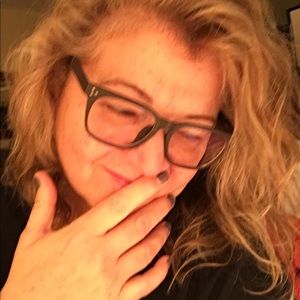 Meet your Posher, Pamela